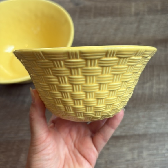 Pfaltzgraff Yellow Woven Nesting Bowl Set of 2 Serving Bowls Chips & Dip 10” - Picture 2 of 7